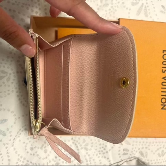 Louis Vuitton Mini Wallet - Picture 2 of 8